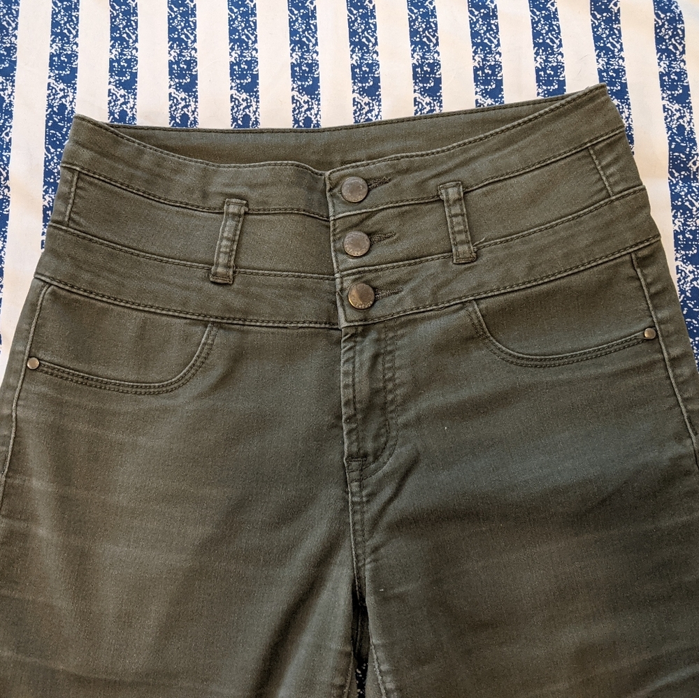 Refuge high-waisted jeans in olive